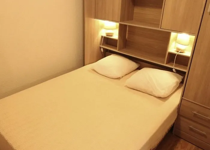 Bagnères-de-luchon, 1 Pièce, 4 Personnes - Fr-1-313-193